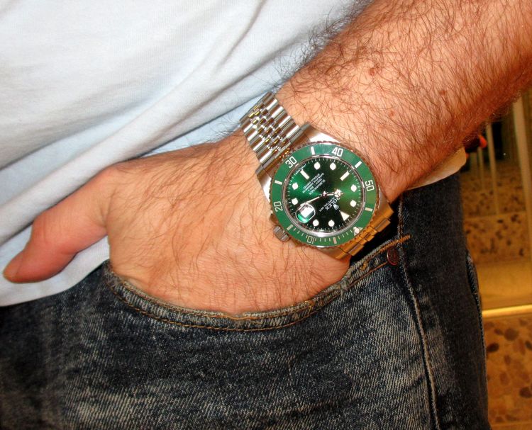 Rolex Submariner Hulk zu Jeans