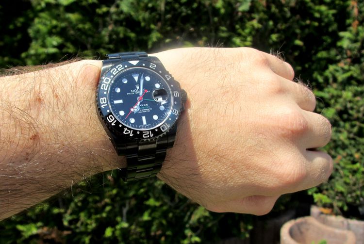 Rolex GMT Blaken Wristshot DLC schwarz