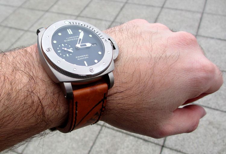 Panerai Uhr 305 mit Titangehäuse