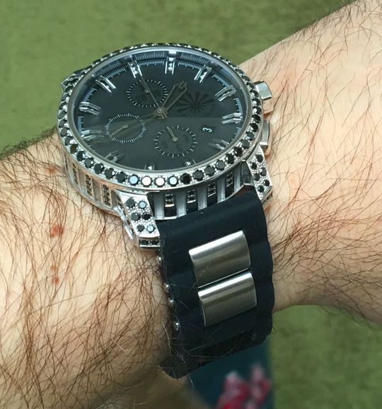 Martin Braun Falcon Claw Uhr mit schwarzen Diamanten