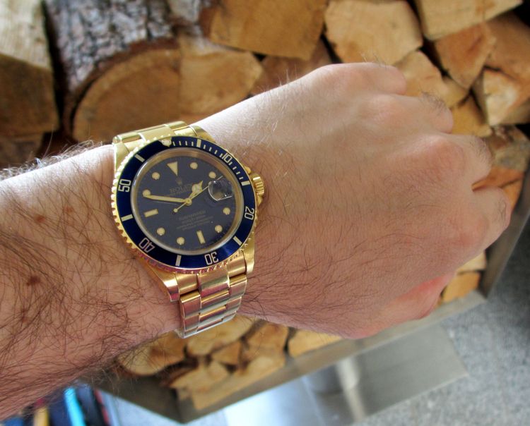 Rolex Submariner Gelbgold Wristshot