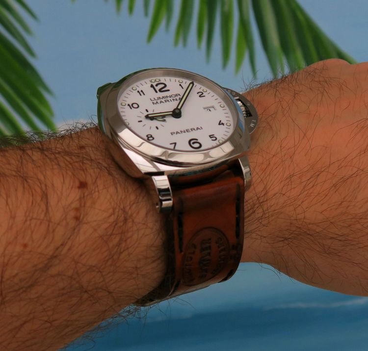 Panerai 499 mit weißem Zifferblatt