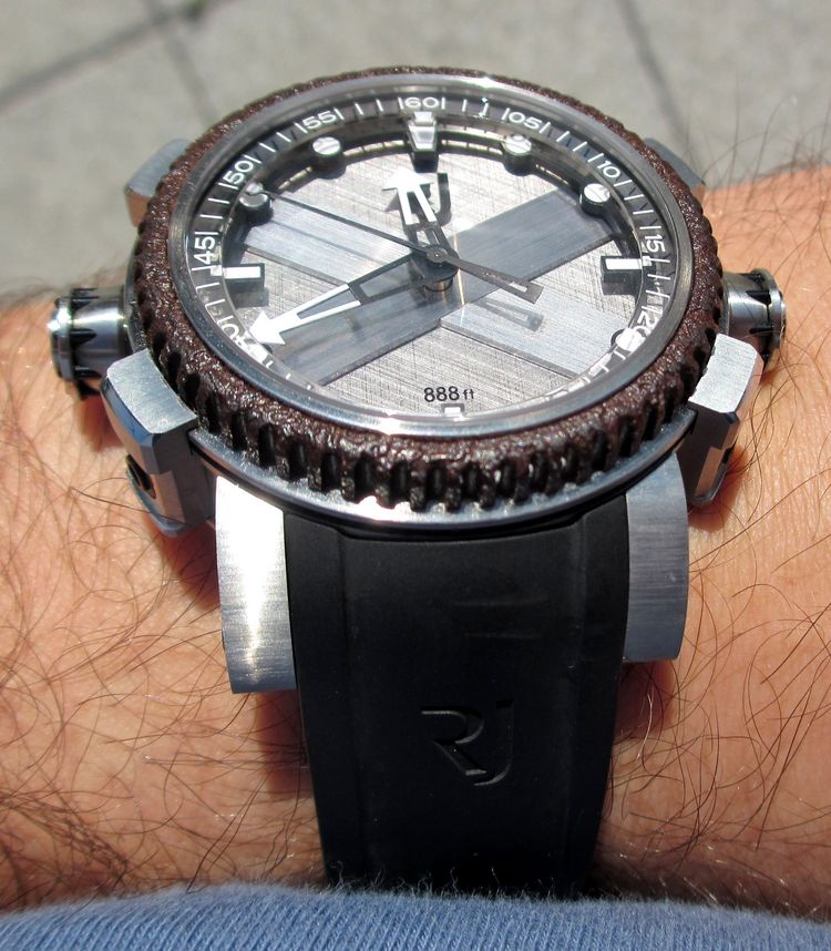 Romain Jerome Uhr on the wrist