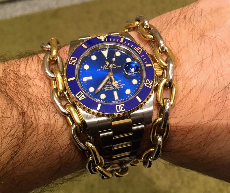 Rolex 116613lb mit blauem Zifferblatt Wristshot