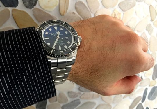 Rolex Uhr Deep Blue Seadweller getragen am Arm