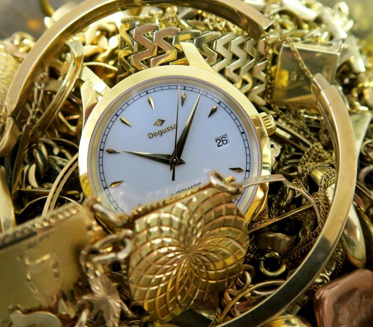 DEGUSSA Golduhr im Altgold DEGUSSA Golduhr im Altgold