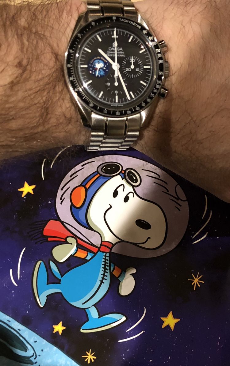 Omega Speedmaster black Snoopy