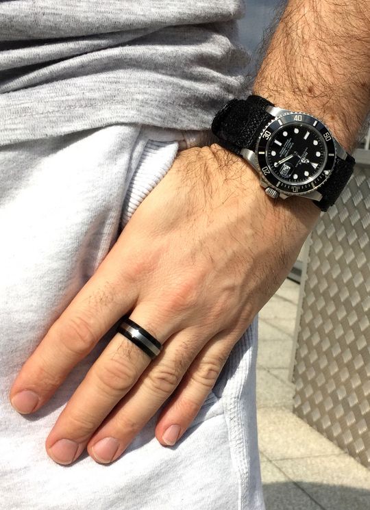 Rolex Submariner schwarz mit synthetischem Armband