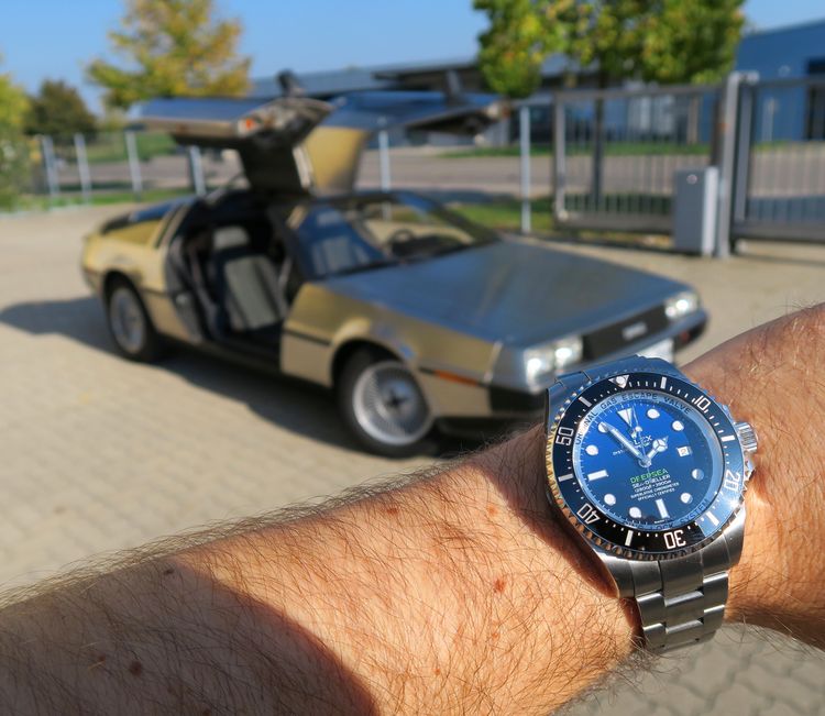 Rolex Deep Blue vor Edelstahl DeLorean