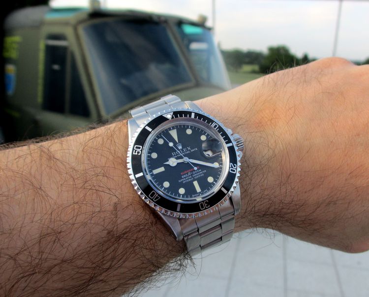 Rolex Submariner red (REF 1680) Wristshot