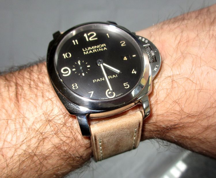 Panerai Marina 359 am Handgelenk