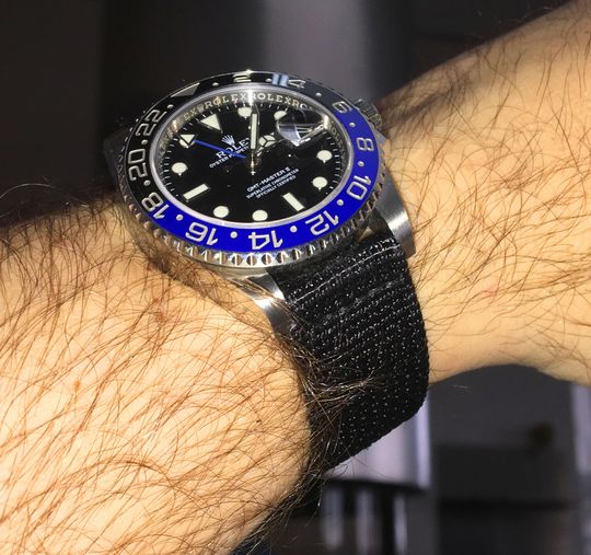 Rolex GMT Blau-Schwarz am Handgelenk