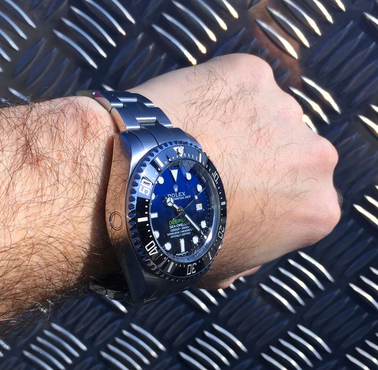 Rolex Sea-Dweller Deepsea Deep Blue am Handgelenk