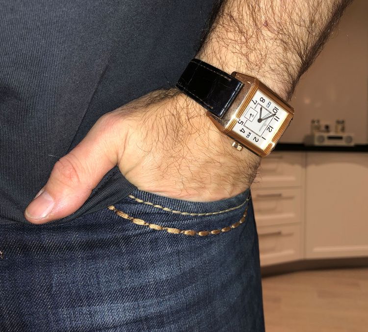 Jaeger LeCoultre Reverso Squadra GMT am Handgelenk