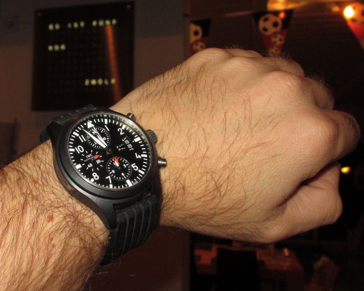 Top Gun Uhr IWC am Handgelenk