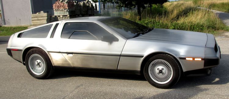 DMC-12 Delorean