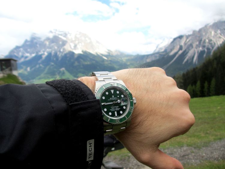 Rolex Submariner mit grünem Zifferblatt Wristshot Rolex Submariner mit grünem Zifferblatt Wristshot