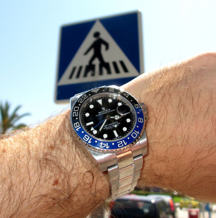 Rolex GMT Master II in Verkehrsschild blau-schwarz