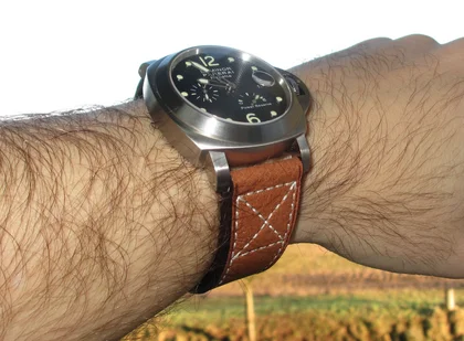 PAM 222 Wristshot einer Panerai am Handgelenk