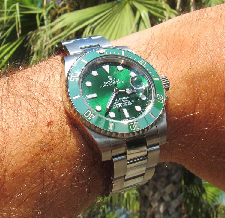 Rolex Hulk am Handgelenk