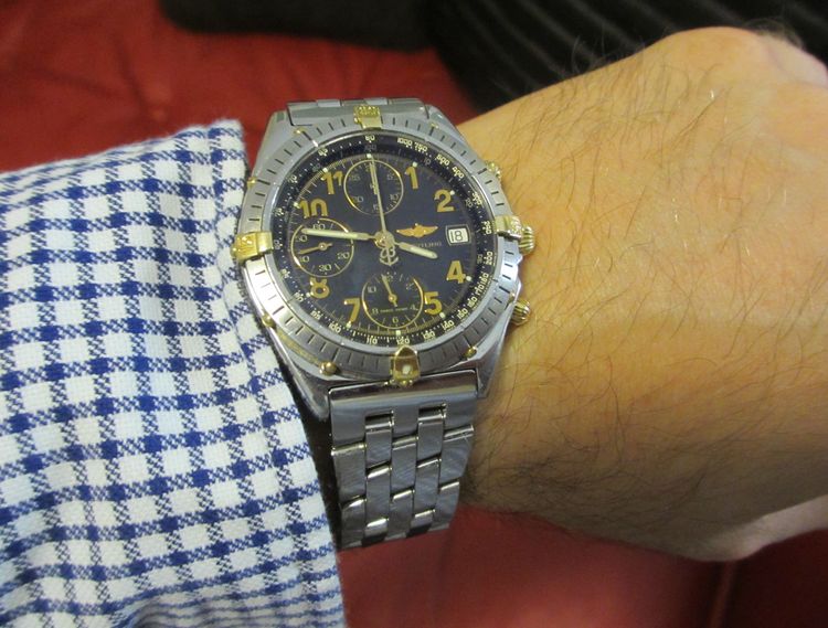 Breitling B13048 Wristshot