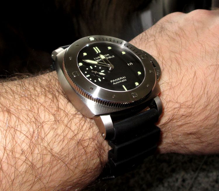 Panerai 305 am Handgelenk