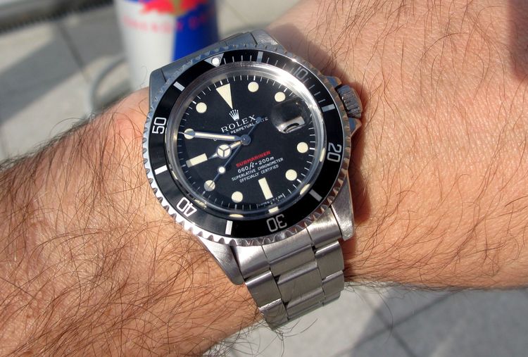 alte Rolex Submariner Red von 1970 Wristshot