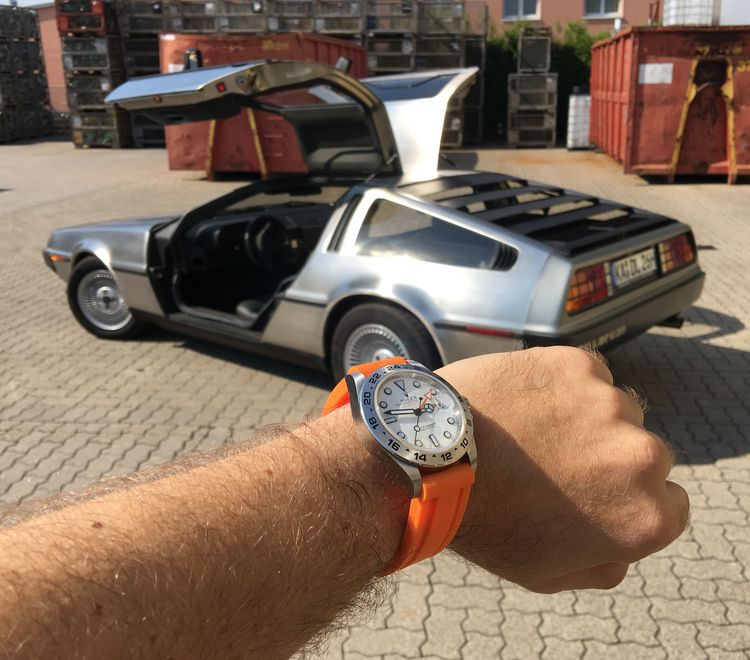 Rolex Exlorer II vor DeLorean